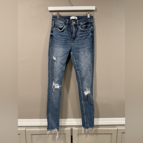 Vervet Distressed Skinny Jean - Picture 1 of 5
